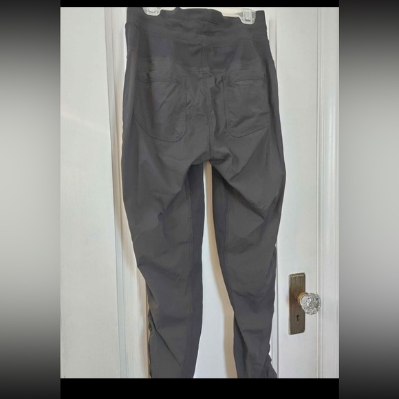 74. RARE Lululemon Street To Studio Pant black *Unlined 4 - Picture 9 of 10
